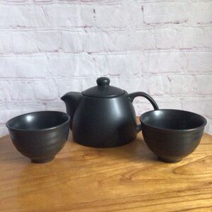 Designpac Inc. Black Matte Teapot and Cup Set